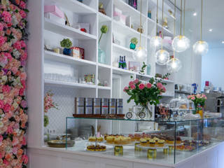Classy Cupcake Store, Ivy's Design - Interior Designer aus Berlin Ivy's Design - Interior Designer aus Berlin 商業空間 木 木目調