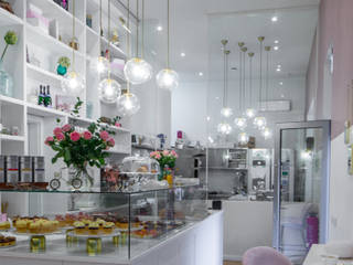 Classy Cupcake Store, Ivy's Design - Interior Designer aus Berlin Ivy's Design - Interior Designer aus Berlin مساحات تجارية زجاج