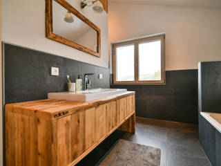 Bedroom & Bathroom, edictum - UNIKAT MOBILIAR edictum - UNIKAT MOBILIAR Industrial style bathroom Tiles Black