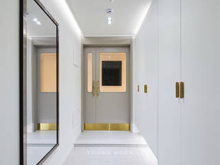 43PY 도곡렉슬 _ 수납공간으로 완성된 품격 있는 모던 아파트 인테리어, 영훈디자인 영훈디자인 Modern corridor, hallway & stairs