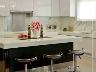 James-Hijauan, Bue Studio Co.,Ltd. Bue Studio Co.,Ltd. Built-in kitchens