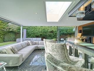 Bracebridge, Renka Renka Modern living room Glass