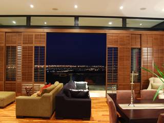 Hillside Haven - Loft House Bassonia, CKW Lifestyle Associates PTY Ltd CKW Lifestyle Associates PTY Ltd Modern living room