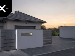 Solid Grey. Nowoczesne ogrodzenie aluminiowe Xcel, XCEL Fence XCEL Fence Front garden