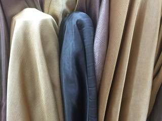 ผ้าม่านกันUV พื้นผิวมี Texture ทอลายในตัว เนื้อเงาและด้าน หน้ากว้าง 2.80 เมตร ดูมีมิติ, Fabric Plus Co Ltd Fabric Plus Co Ltd Binnentuin Textiel Amber / Goud