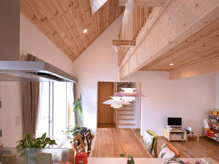 一宮市に建つ木の家, 木の家株式会社 木の家株式会社 Modern living room Wood