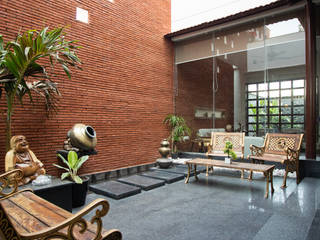 THE COURTYARD HOUSE, SPAN ARCHITECT SPAN ARCHITECT Garden