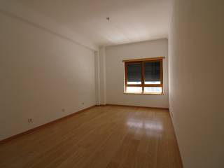 Apartamento T2 Odivelas - Lisboa, EU LISBOA EU LISBOA Dormitorios modernos