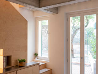 CASA AL MARE CON CORTILE, Cristina Meschi Architetto Cristina Meschi Architetto Cucina minimalista Legno Effetto legno