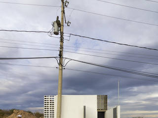 Casa +Grande, CUBO ROJO Arquitectura CUBO ROJO Arquitectura Casas pequeñas