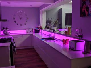 LED Upstands, LiteTile Ltd LiteTile Ltd Cocinas de estilo moderno Vidrio