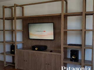 MUEBLE BIBLIOTECA TV, Patagonia wood Patagonia wood Salas de estar rústicas Madeira maciça Multi colorido
