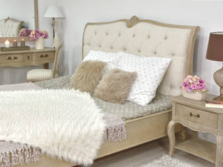 Kolekcja Venezia, LivinHill LivinHill Classic style bedroom Wood Wood effect