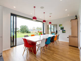 Eco-Tech Home in York, Townscape Architects Townscape Architects Ruang Makan Modern