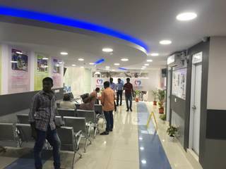 Interiors Projects for MedAll Clumax Diagnostics in Bangalore , Siddeshwar Constructions Siddeshwar Constructions ทางเดินสไตล์คลาสสิกห้องโถงและบันได