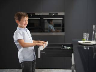 Kochen mit Kindern: Gefahrenherde verbannen, Schmidt Küchen Schmidt Küchen Nhà bếp phong cách hiện đại
