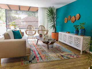 Proyecto Luisa y Julian, Casa de Tres Casa de Tres Rustikale Wohnzimmer