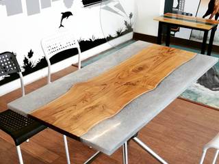 Resin Table, Dezine World Dezine World Other spaces لکڑی Wood effect