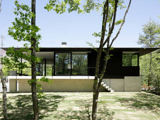 060軽井沢Kさんの家, atelier137 ARCHITECTURAL DESIGN OFFICE atelier137 ARCHITECTURAL DESIGN OFFICE Country house لکڑی Black