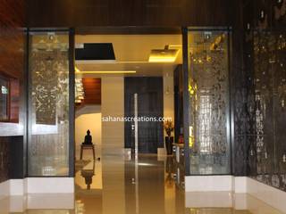 Interior Designers and Architects for Bungalow , Sahana's Creations Architects and Interior Designers Sahana's Creations Architects and Interior Designers Front doors Glass