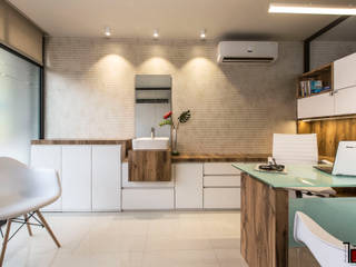 Suraksha Clinic of Dermatology, Red Brick Design Studio Red Brick Design Studio