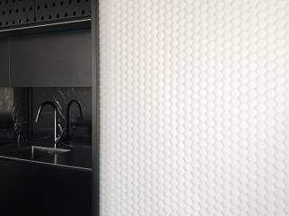 Zagreb Design Apartament, BENCORE BENCORE Modern Walls and Floors Synthetic White