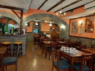Restaurante no Estoril, VAPA OBRAS VAPA OBRAS Commercial spaces