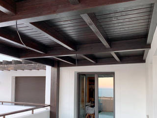 Pérgola de madera con cerramiento parcial en cristal , NavarrOlivier NavarrOlivier شرفة خشب Wood effect