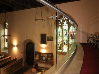 Glass balustrades and mezzanine floor in church , Ion Glass Ion Glass Pasillos, vestíbulos y escaleras de estilo minimalista Vidrio