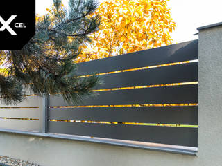 Timeless Beauty. Nowoczesne ogrodzenie aluminiowe, XCEL Fence XCEL Fence สวนหน้าบ้าน