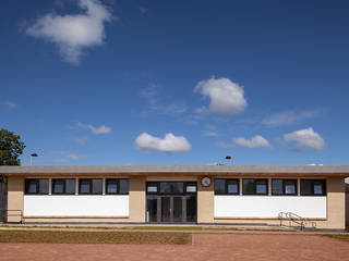 Sports Pavilion for School, Cayford Design Cayford Design Casa passiva Laterizio