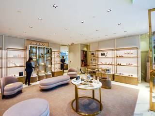 Jimmy Choo, Shop Floor Design, DMR DESIGN AND BUILD SDN. BHD. DMR DESIGN AND BUILD SDN. BHD. Espaços comerciais