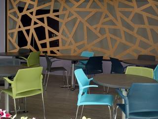 Celosia Fundacion Hagenvik, UKU celosias UKU celosias Living room Wood Wood effect