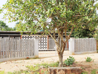 SubPost-Office and Ration Shop, imago auroville imago auroville Tropical style houses