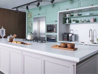 Cocina Charm Bistrot, FLORENSE FLORENSE クラシックデザインの キッチン