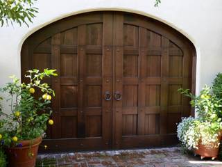 CHD Company puertas de madera que atrapan miradas!, CHD COMPANY CHD COMPANY Rustic style garage/shed Solid Wood Wood effect
