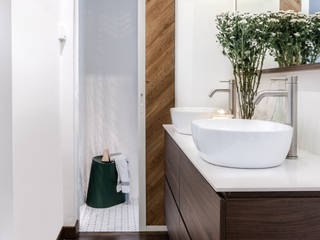 Mixology, Distinctidentity Pte Ltd Distinctidentity Pte Ltd Modern style bathrooms Wood White