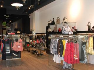 KAREN MILLEN MADRID, VURPURA INSTALACIONES COMERCIALES VURPURA INSTALACIONES COMERCIALES 商业空间