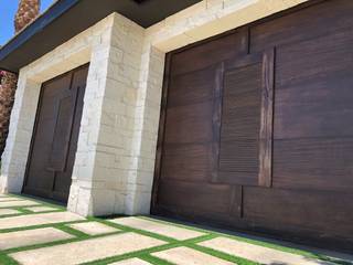 CHD Company ofrece grandeza a la vista., CHD COMPANY CHD COMPANY Mediterranean style garage/shed Wood Wood effect