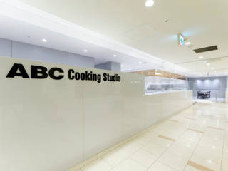 ABC Cooking Studio CELEO Hachioji, KITZ.CO.LTD KITZ.CO.LTD Commercial spaces 白色