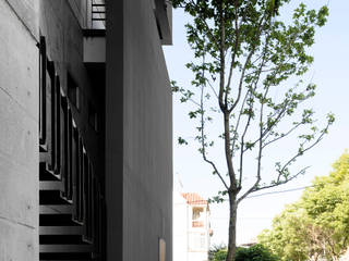 木耳生活藝術-建築暨室內設計/蒸氣少年與蛻變中的一幢房, 木耳生活藝術 木耳生活藝術 Casas de estilo moderno Hormigón