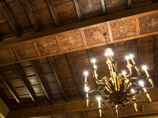 Decorated Wooden Ceiling ARTE DELL'ABITARE ห้องสันทนาการ ไม้จริง Multicolored ของตกแต่งและอุปกรณ์จิปาถะ