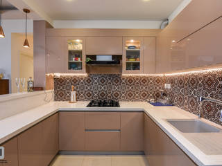 Apartment at The ICON by G-Corp, Prop Floor Interiors Prop Floor Interiors Built-in kitchens