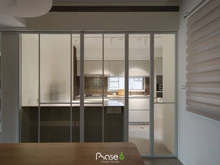 Apartment W, 六相設計 Phase6 六相設計 Phase6 Puertas de estilo ecléctico