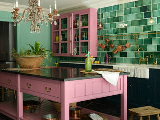 The Bond Street Classic Showroom by deVOL, deVOL Kitchens deVOL Kitchens Eclectic style kitchen Solid Wood Pink