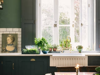The Victorian Rectory by deVOL, deVOL Kitchens deVOL Kitchens Cucina in stile classico Legno massello Blu