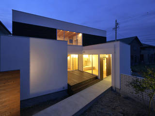 鈴鹿の家, 岩井文彦建築研究所 岩井文彦建築研究所 Case in stile minimalista