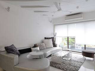 high end residential project at vileparle, Mybeautifulife Mybeautifulife モダンデザインの リビング