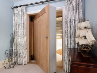 Secret Bookcase Door, S. Nicholl Furniture S. Nicholl Furniture Modern study/office Solid Wood Multicolored