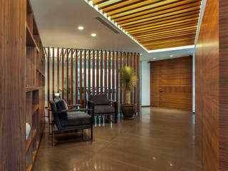 IFM Fondo México, TALLER GRADO 13 ARQUITECTURA TALLER GRADO 13 ARQUITECTURA Classic style corridor, hallway and stairs Wood Wood effect